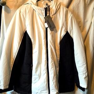 Penningtons NWT coat. White and black, size X
